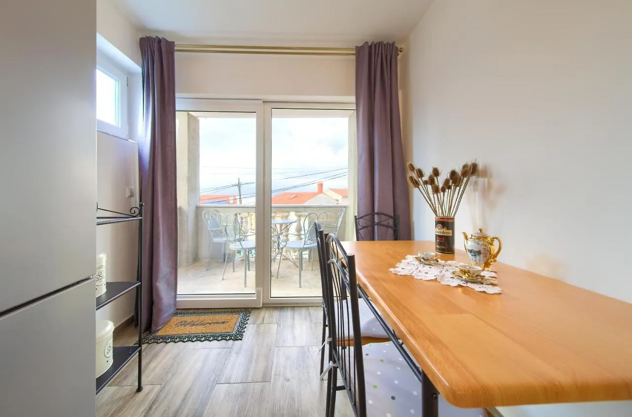 Retro Apartment Vrbnik  Vrbnik (Primorje-Gorski Kotar)