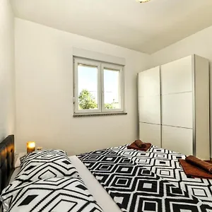 Apartment Una , Pula Kroatien